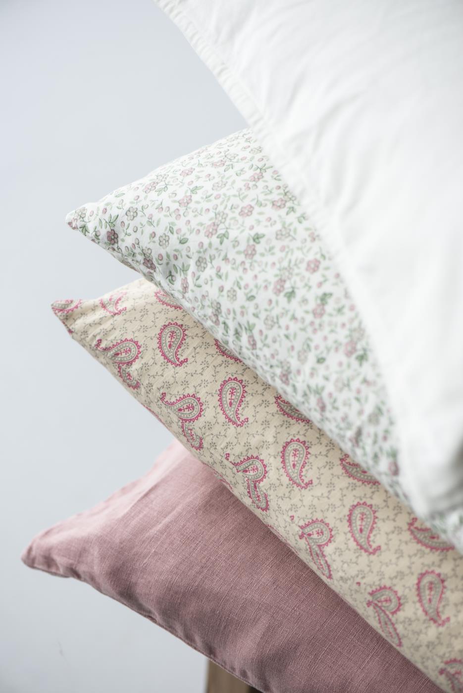 Housse de coussin motifs cachemire rose