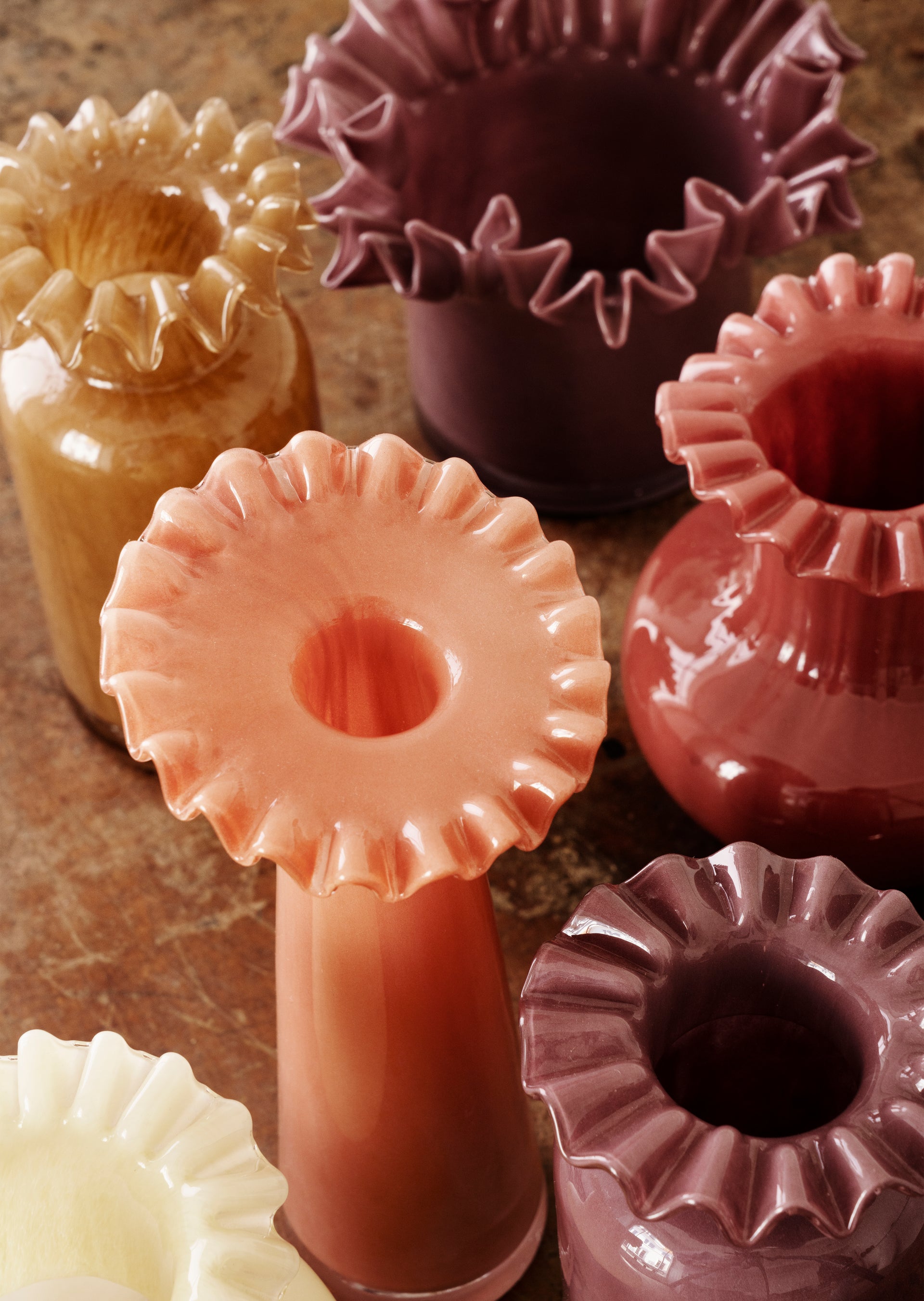 Vase en verre, coloris prune